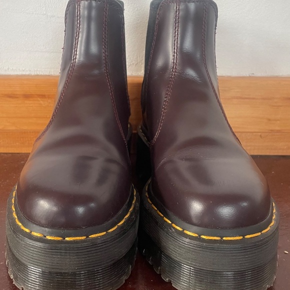 Dr Martens 2976 Burgundy Leather Quad Platform Chelsea Boots - Picture 3 of 7